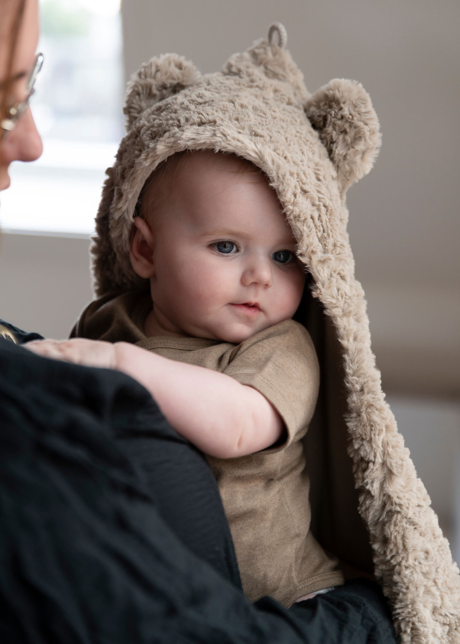 Hooded baby blanket Snow taupe - with ears